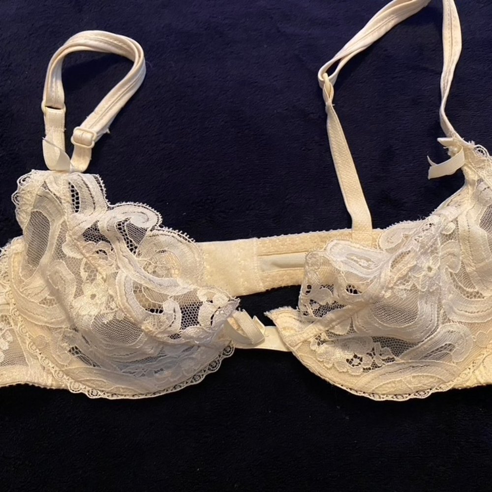 32 A Bras Lady Marlene